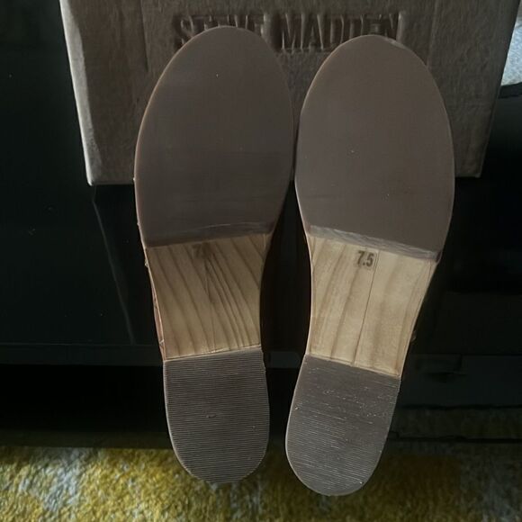 Steve Madden Brooklyn Clog 7.5 - Picture 8 of 10